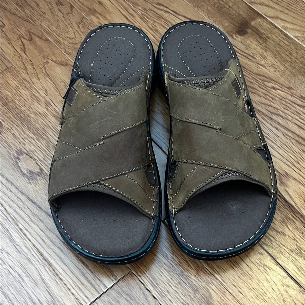 Denver Hayes Brown Leather Slide Sandals Men’s Size 9 New with tags.